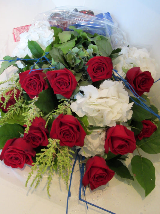 In Love with Red Roses image 0